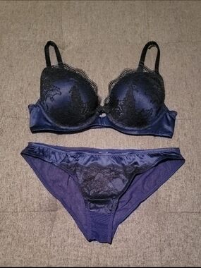 VS Vintage 2011 Sexy Little Things Lace Satin Bra Set 34C/S Deadstock Blue